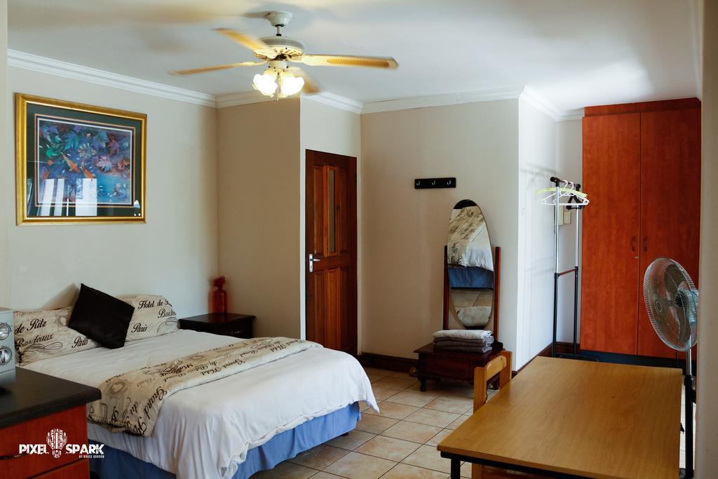 Tyday Accommodation Port Elizabeth Exterior photo